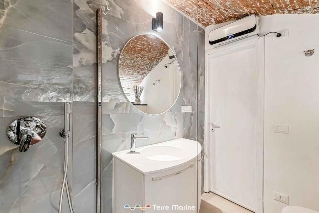 Апартаменти Scatola Di Latta, Terremarine Ріомаджоре Екстер'єр фото